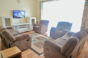 Up-Hill Rosslyn 1 bedroom Apartment